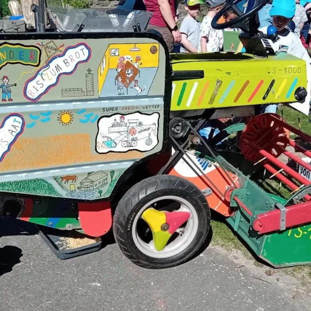 Bauer Steiling zu Besuch in der Wichtelhöhle: Vom Korn zum Brot. Das war Klasse👏👏👏