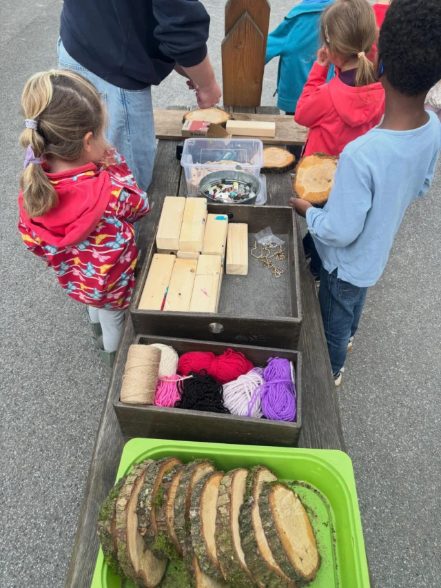 Tag 1 unseres Kindergartenprojektes ,, wir verschönern gemeinsam unser Außengelände‘‘… mal schauen wie es weitergeht😃😃